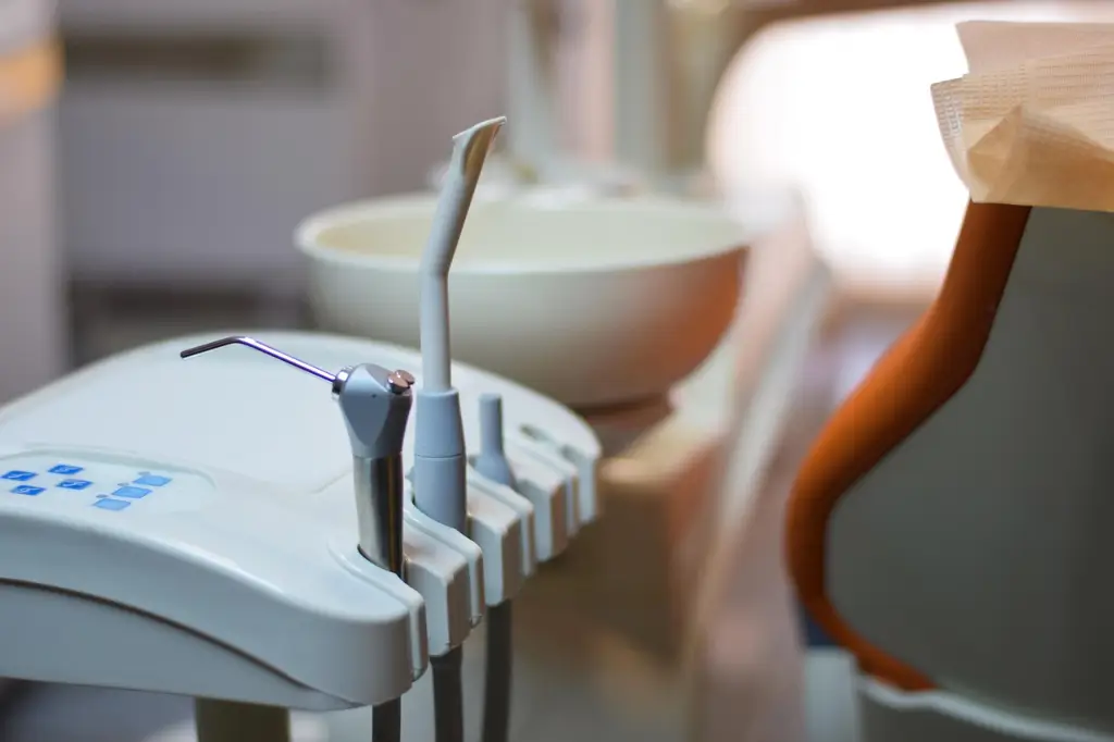 Mobile vs. Fixed Dental Units Which Is Right for Your Practice